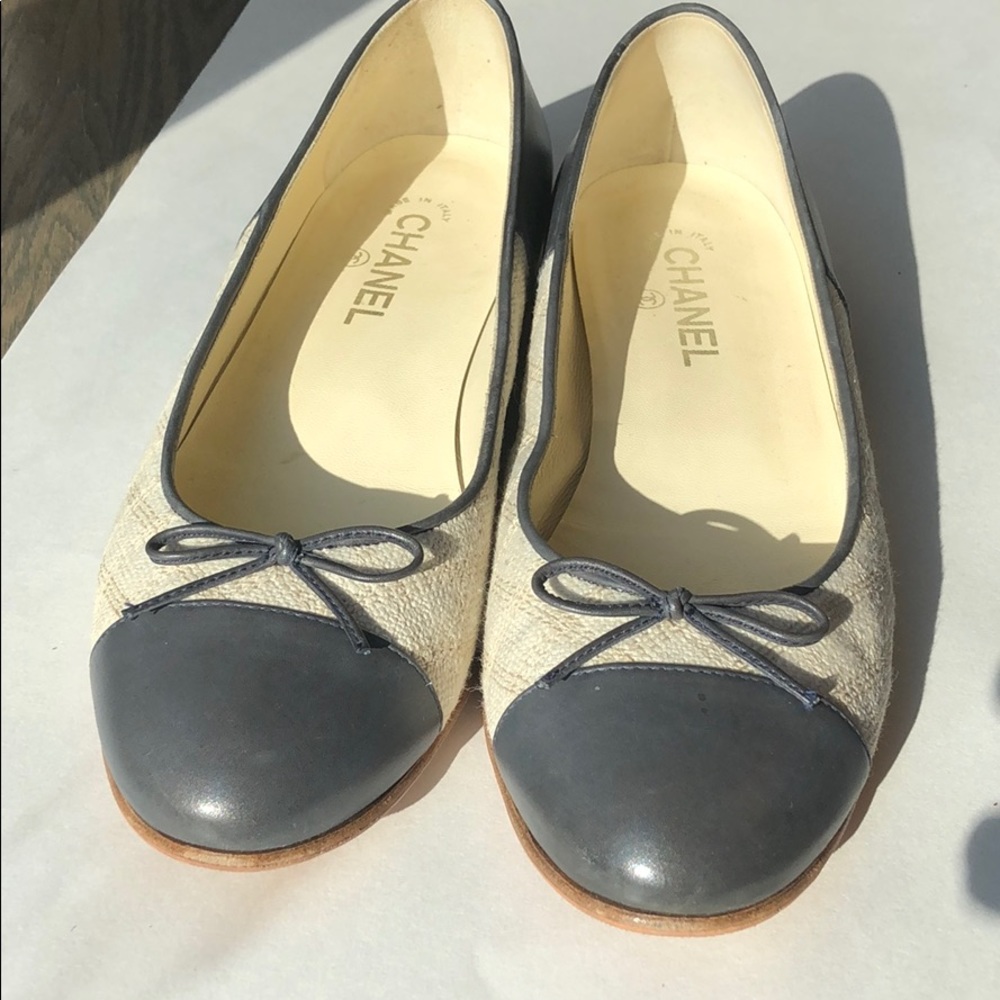 Chanel Navy and cream tweed ballet flats sz 41(10)